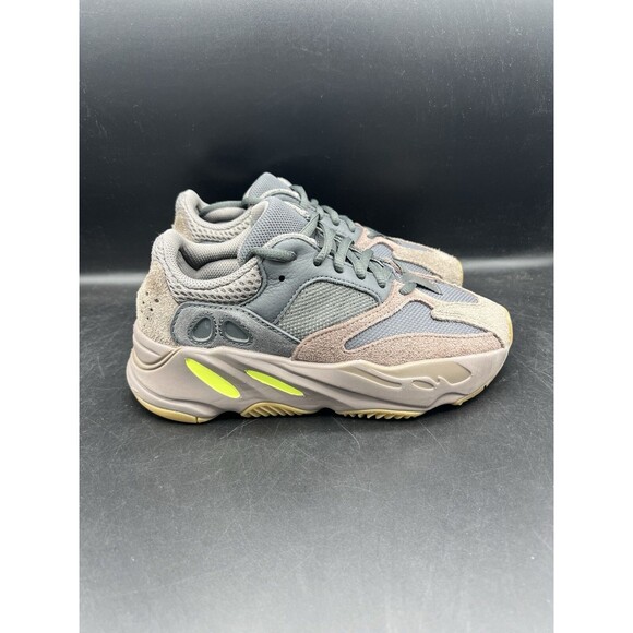 adidas Yeezy Boost 700 \'Mauve\' Men’s Size 4 / Women’s 5.5 (EE9614) CLEAN NO BOX